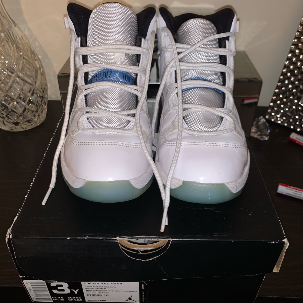 Jordan 11 Retro White/Legend Blue-Black